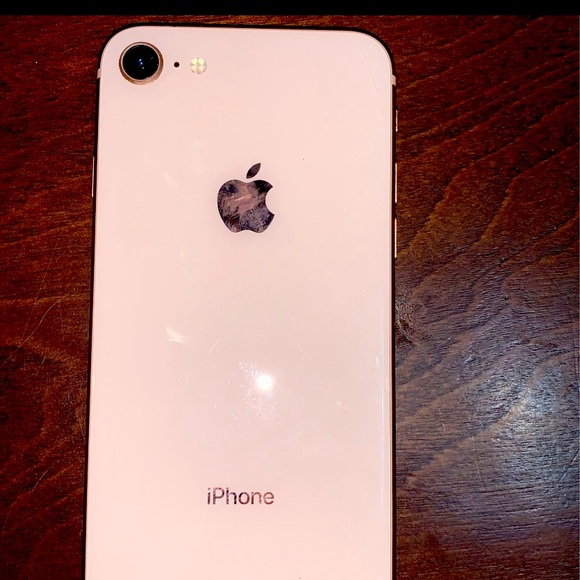 iPhone 8 for sale unlocked no cracks works perfectly fine color rose gold - Picture 1 of 4